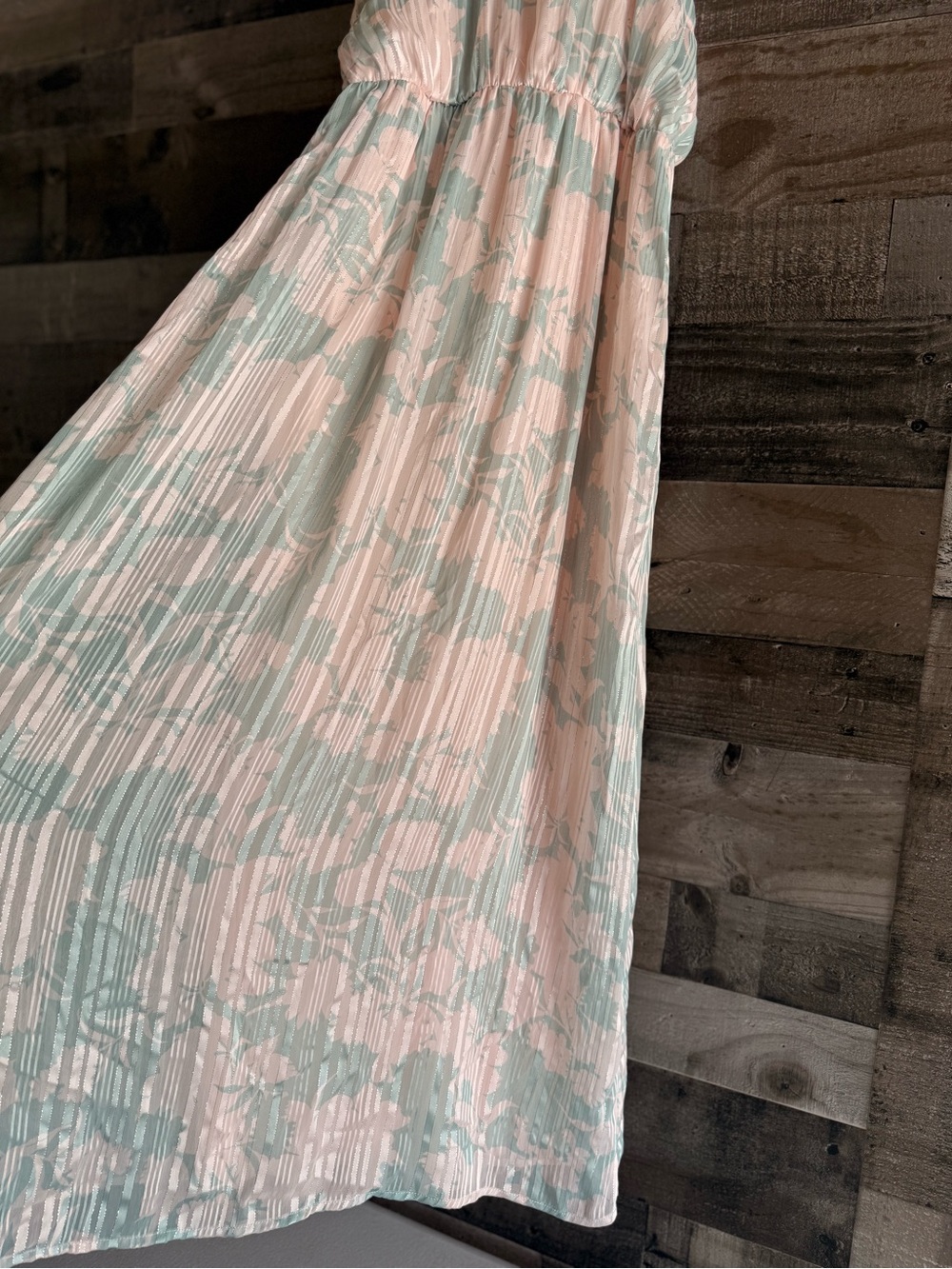 Everly Pleated Halter Maxi Dress in Blush and Sage size large - Picture 3 of 9